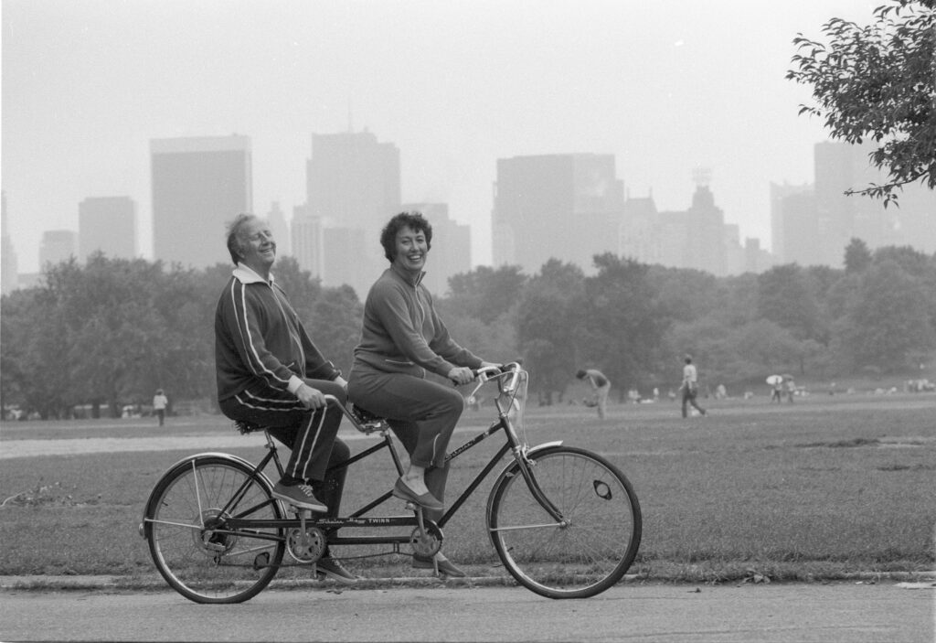 George Shearing, the blind jazz pianist, rode with his wife Ellie in Central Park, 1979. After the photo shoot Shearing sent Floret a thank you note written in Braille.